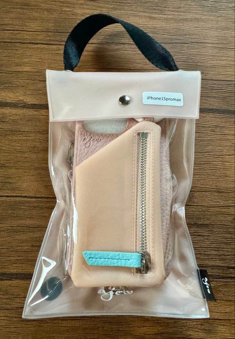 ajew スマホケースiPhone15promax ルクアOSAKA限定 新品 完売必須の人気スマホケースブランド「エジュー」と「エーシーン」が