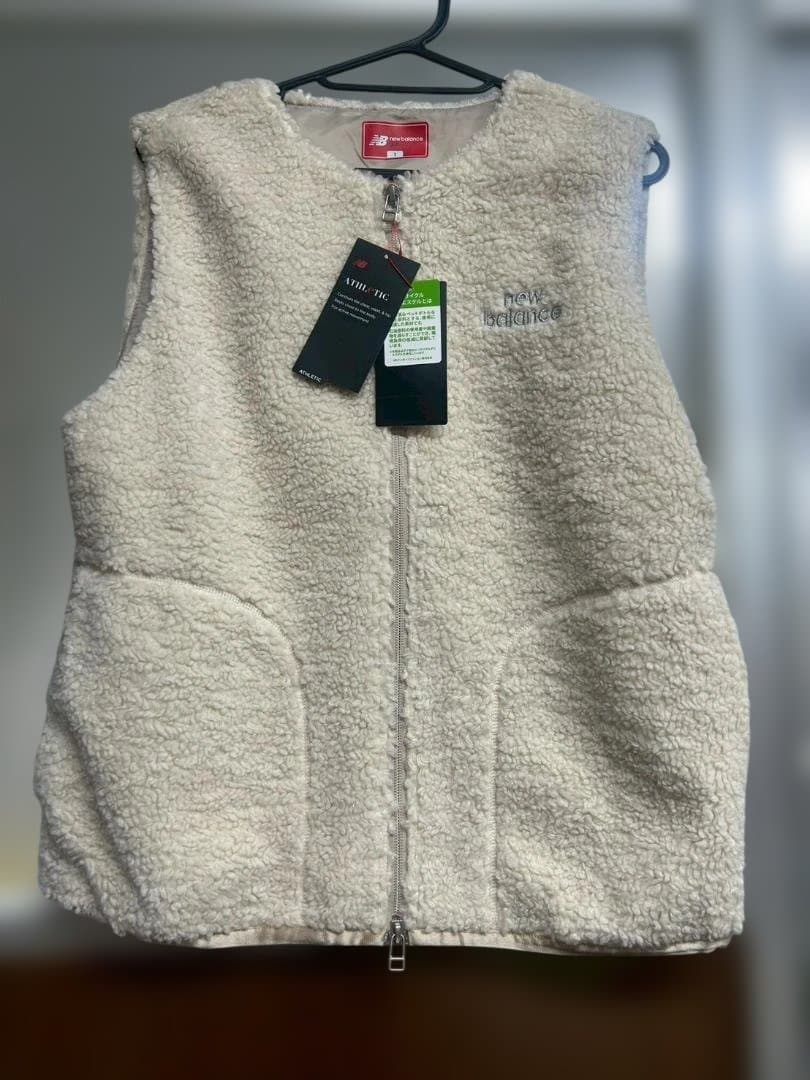 【新品】新作　New Balance ゴルフ　レディース ボアベスト 　ベージュ New Balance Golf（ニューバランスゴルフ） ベスト ジレ 「new balance
