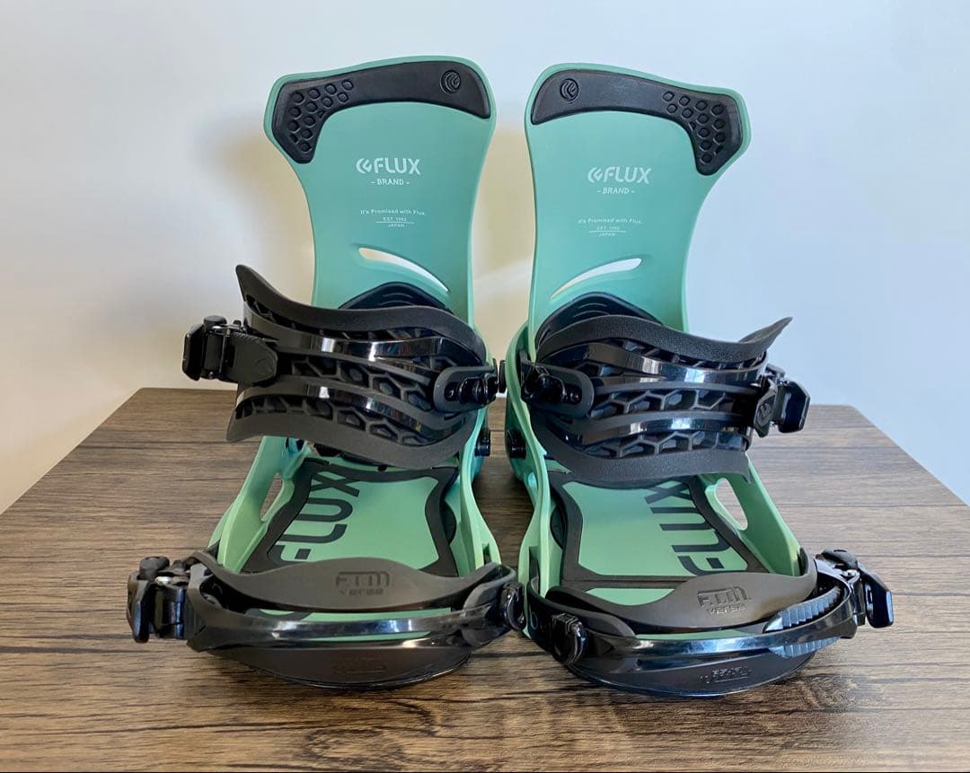 美品 本日限定価格 FLUX DS TEAM 2022年 Mサイズ ※ビスなし